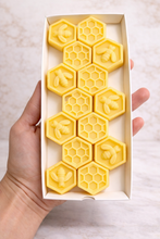 Load image into Gallery viewer, Beeswax Wax Melts – 100% Pure Beeswax, Essential Oil Wax Melts, Non Toxic Home Fragrance, Handmade Aromatherapy Wax Melts (14 Count)